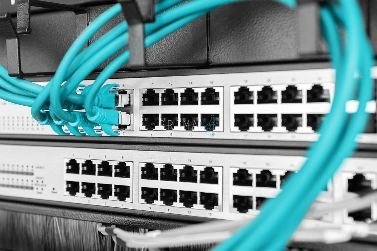 DN-80221-3 Gigabit Ethernet Layer 2 Switch, 24 port +2 combo en 2 SFP uplink ports
