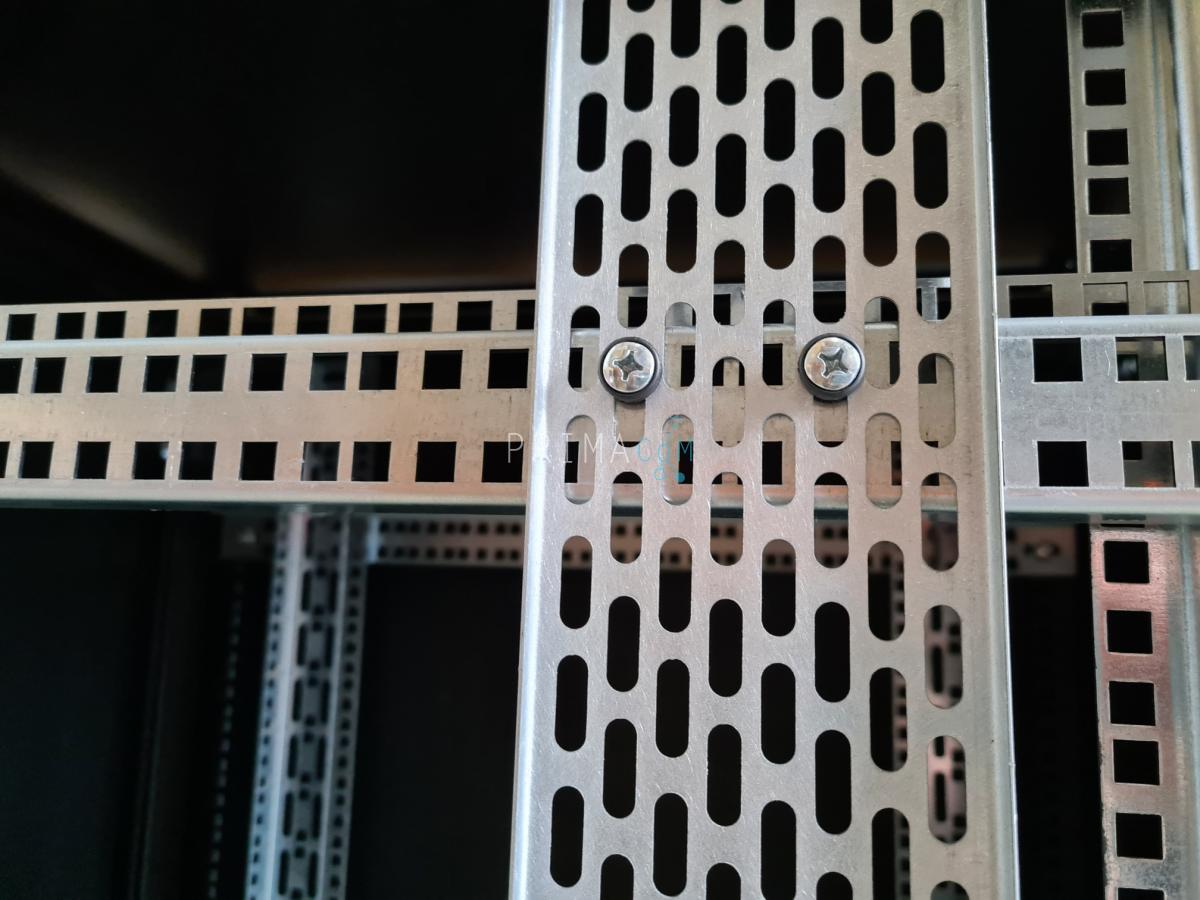 42U kabel tray voor verticale installatie geschikt voor GTV en GTS racks.
WxDxH= 100x10x1885